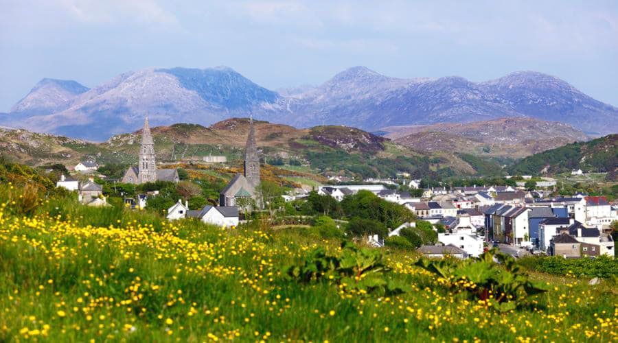 Onze autoverhuurservices bieden een gevarieerde selectie van voertuigen in Clifden.